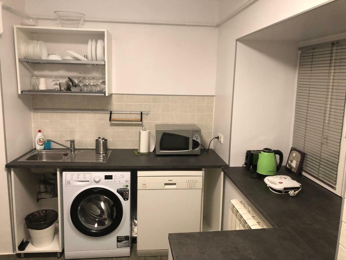 Green Apartment With Terrace 12 บูคาเรสต์ ภายนอก รูปภาพ