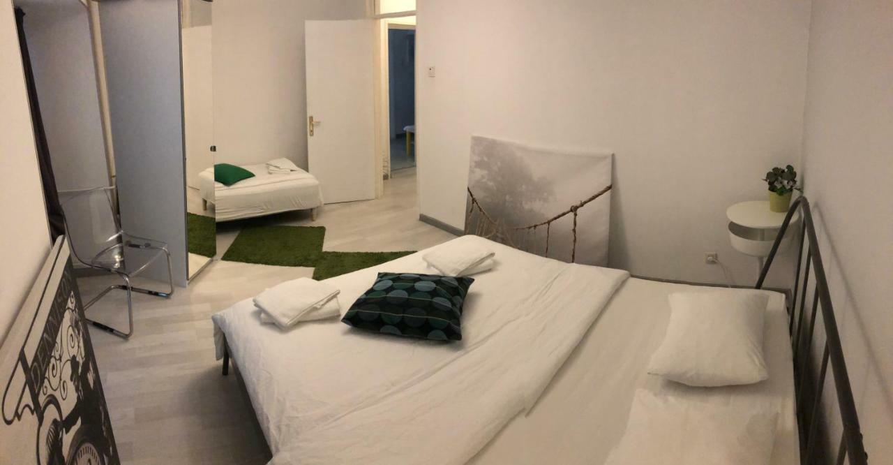 Green Apartment With Terrace 12 บูคาเรสต์ ภายนอก รูปภาพ